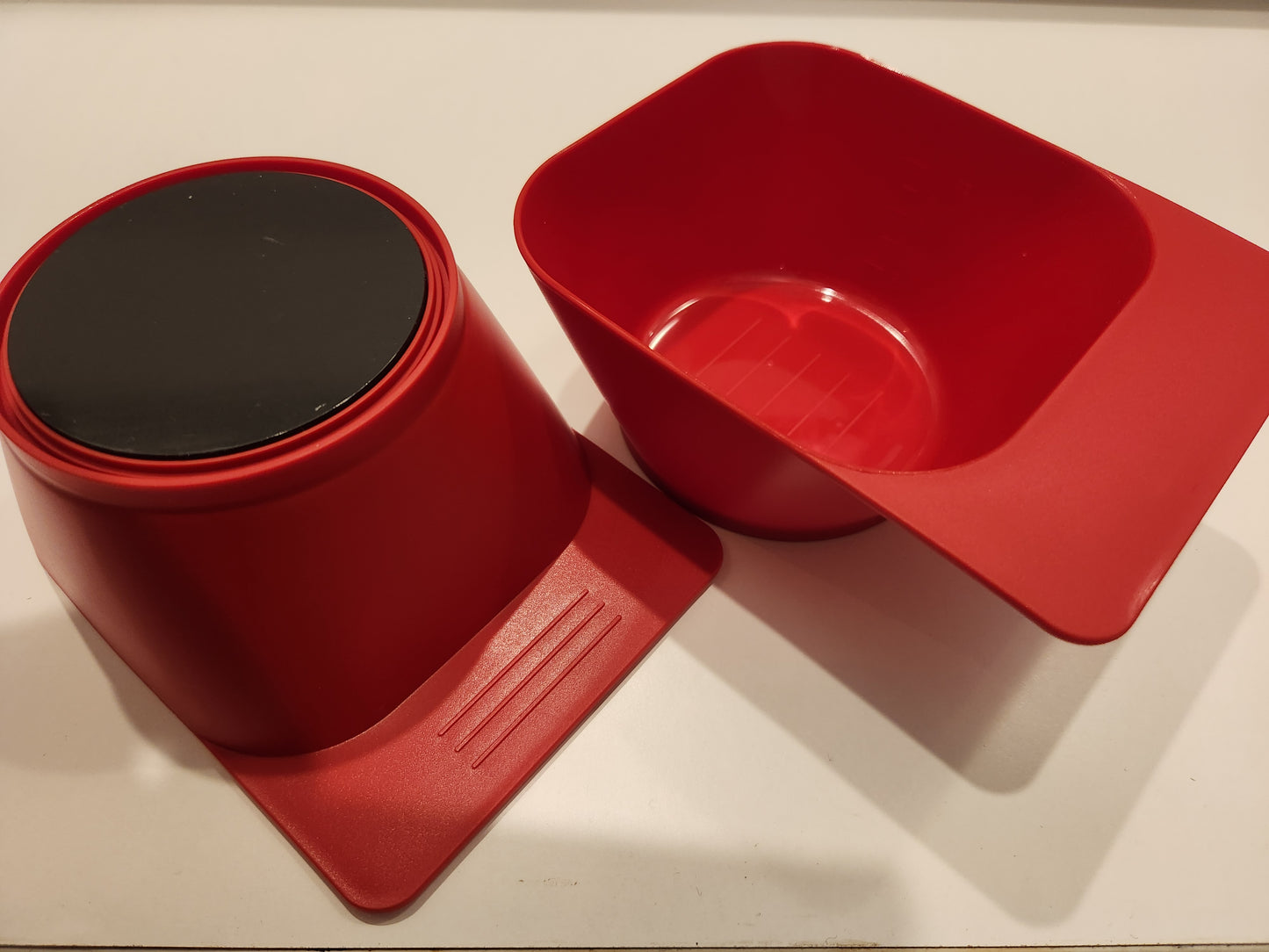 Magnetic hair tint color bowl