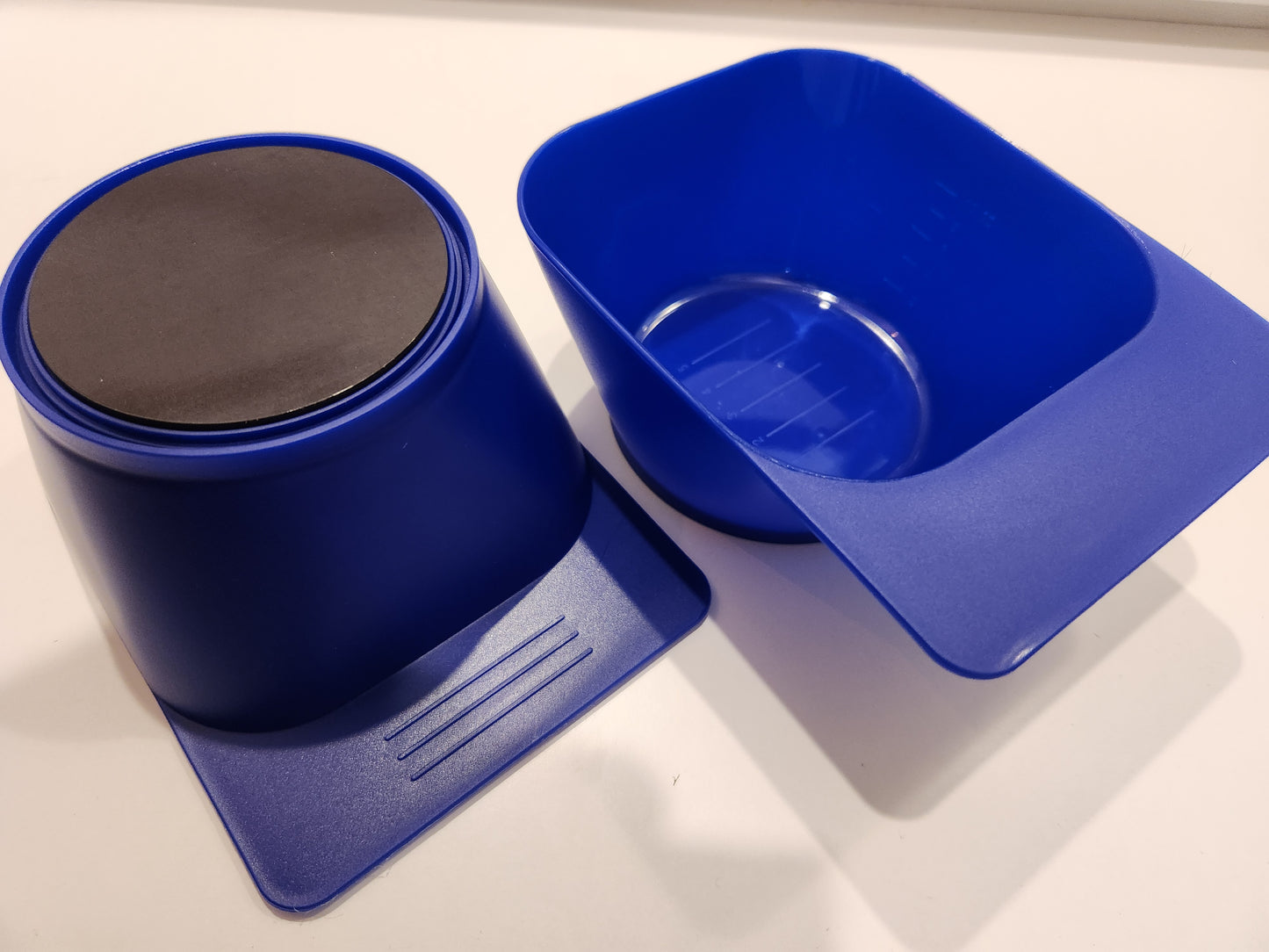 Magnetic hair tint color bowl